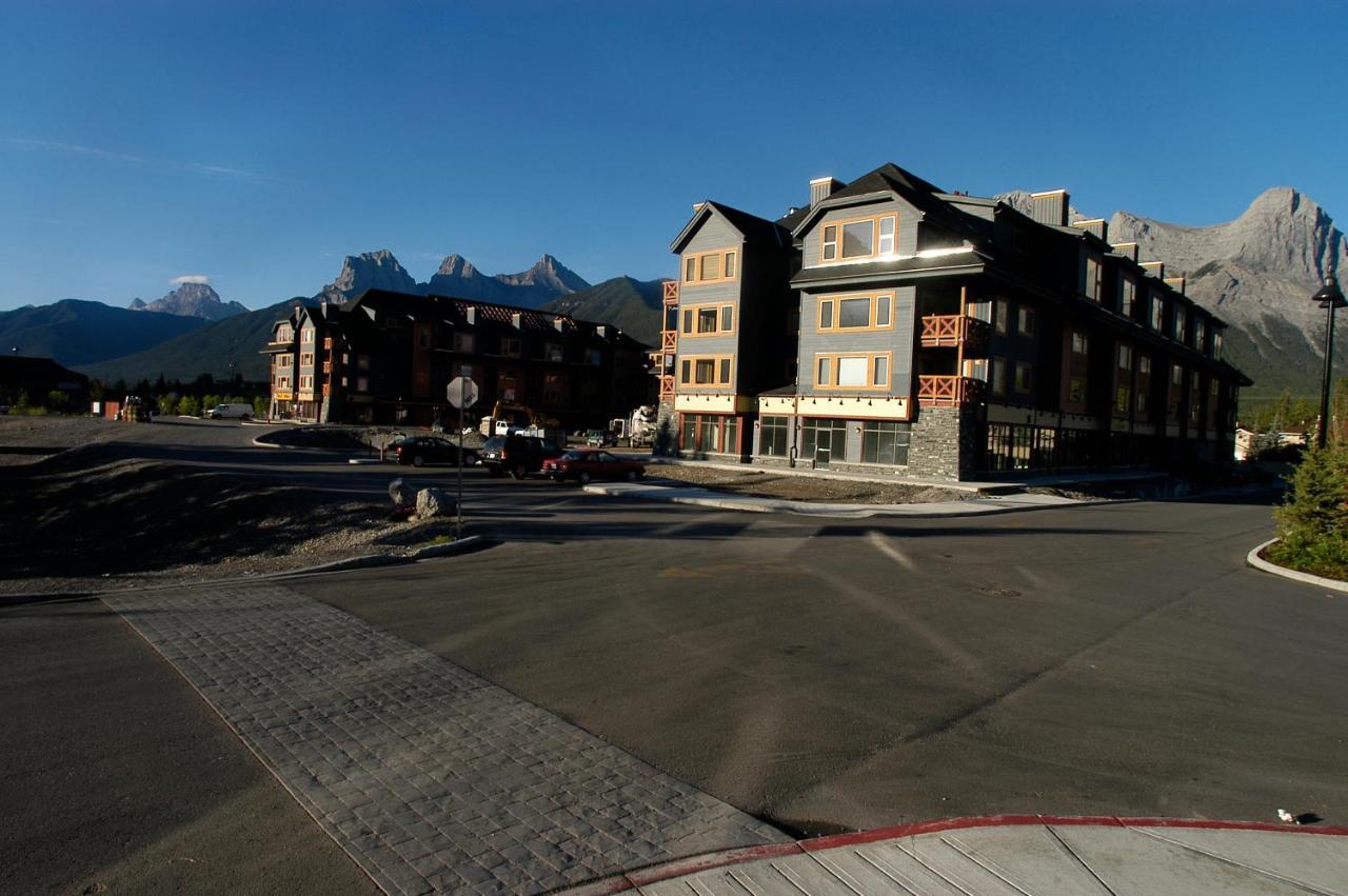 Apartment 405 Bear Creek Crossing Canmore Exterior foto